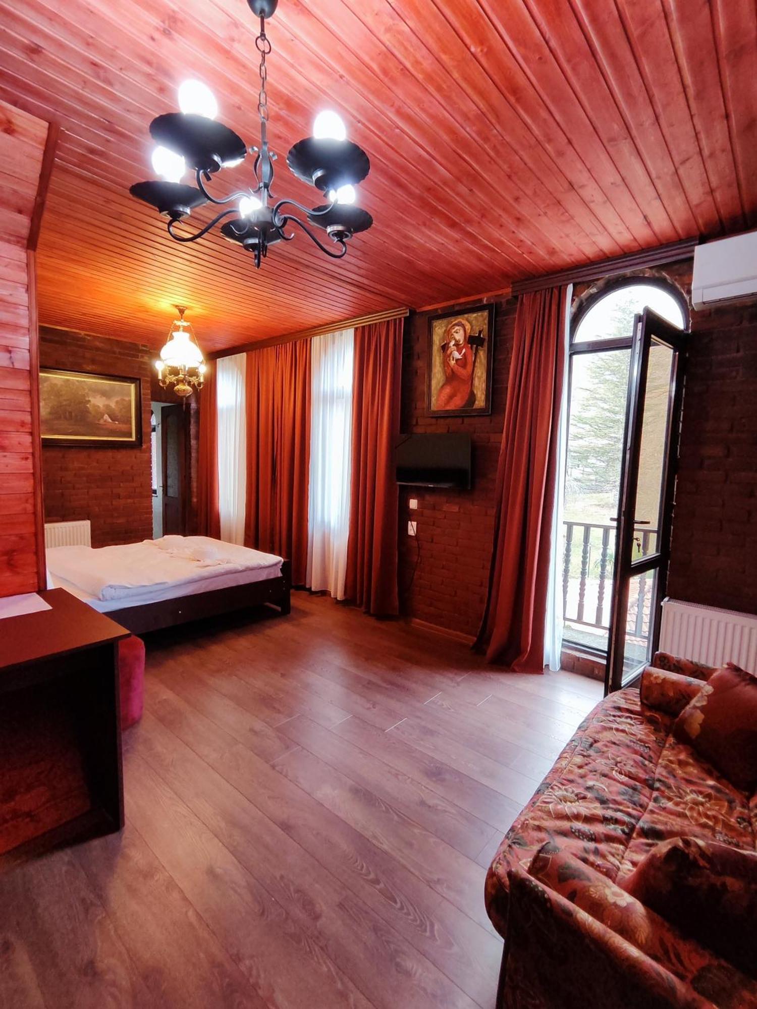 Chateau Chikovani Hotel Gordi Kültér fotó
