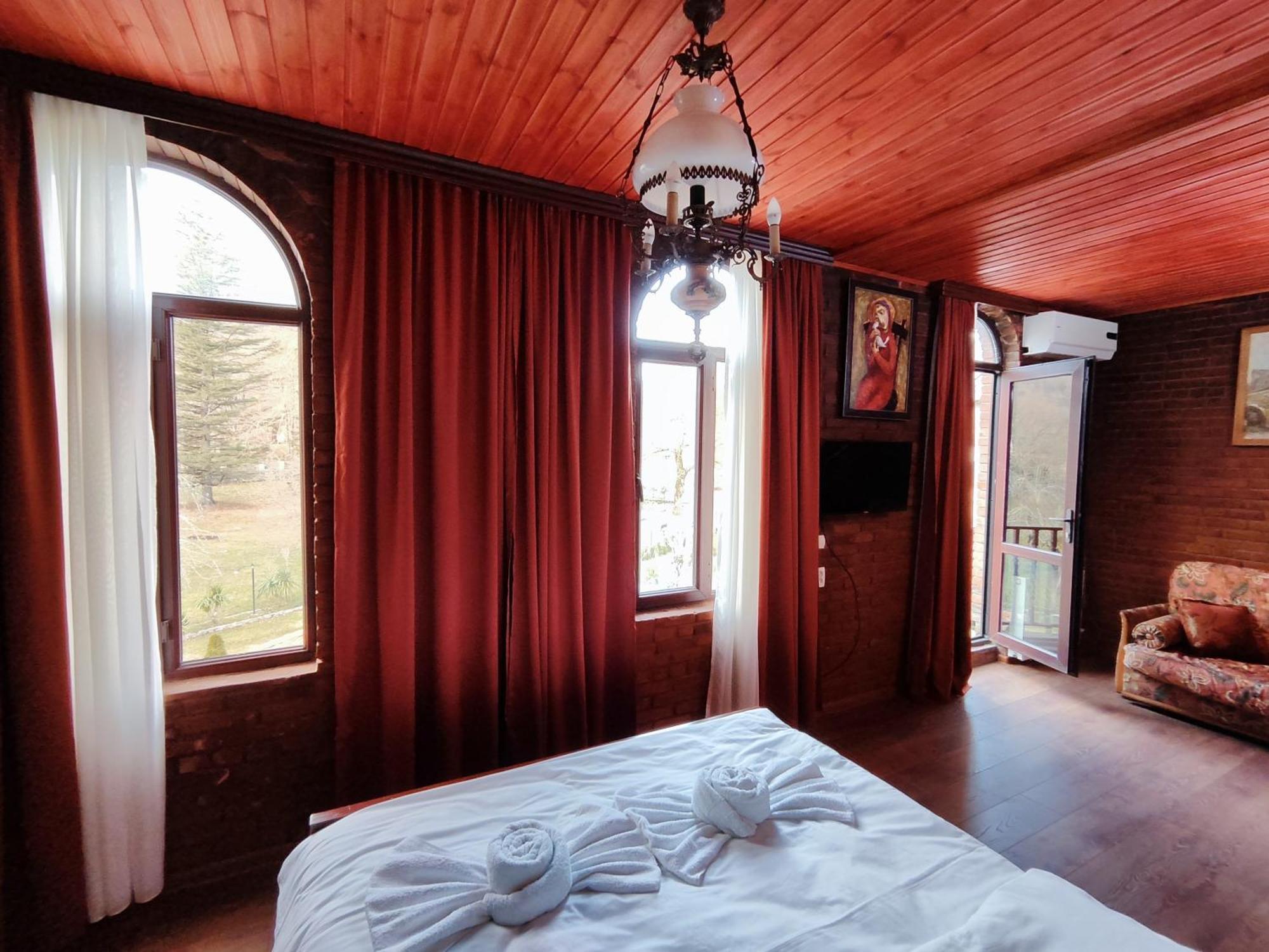 Chateau Chikovani Hotel Gordi Kültér fotó