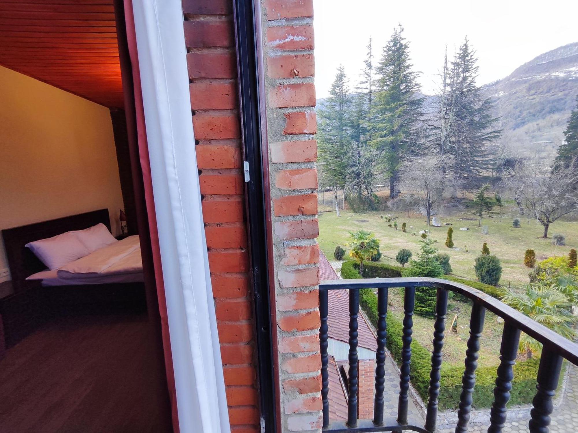 Chateau Chikovani Hotel Gordi Kültér fotó