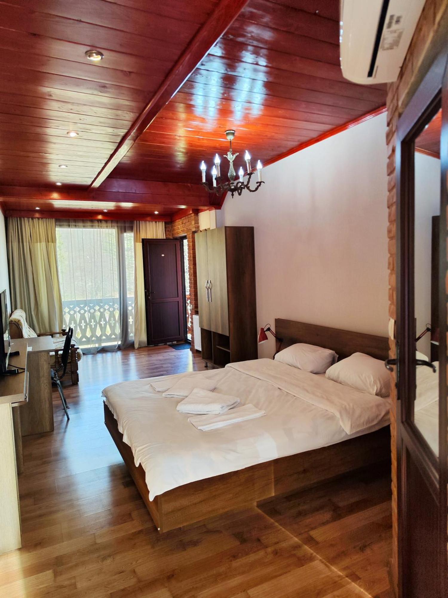 Chateau Chikovani Hotel Gordi Kültér fotó